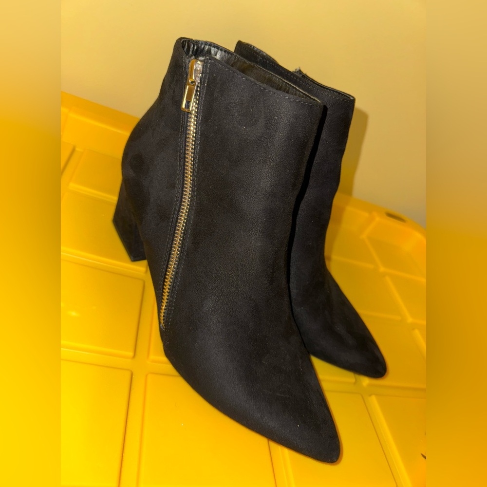 Elegant Black Ankle Boots
